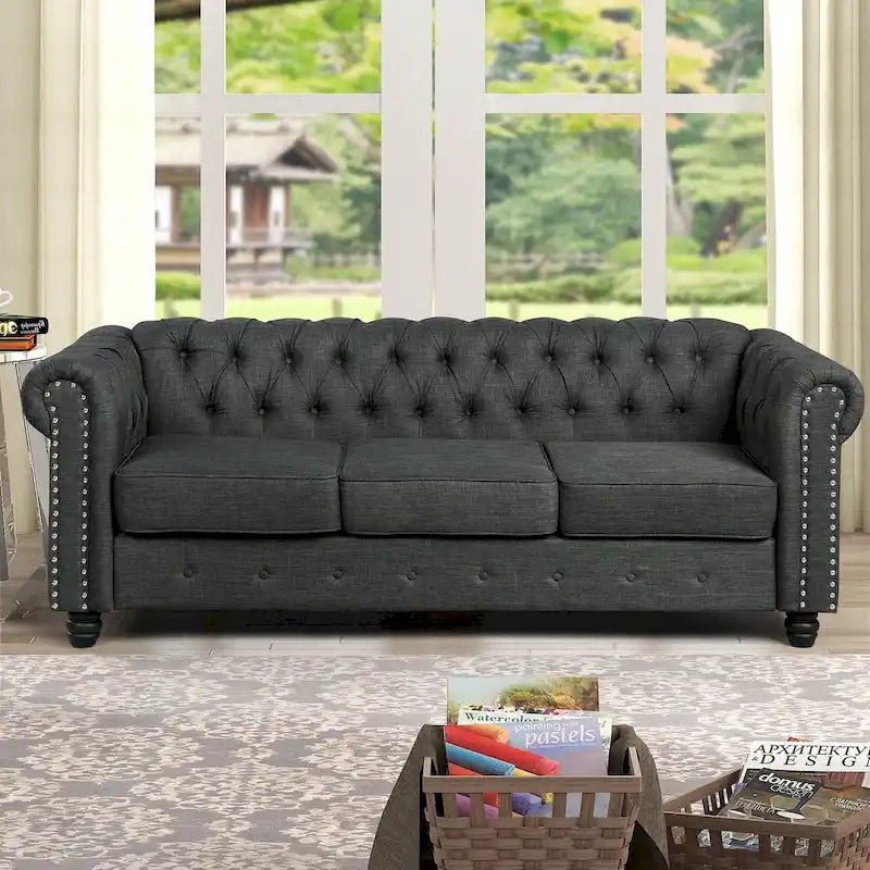 Canapé Chesterfield en lin avec capitonnage à boutons, clous décoratifs et pieds en bois massif pour salon
