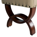 Banc capitonné avec garniture cloutée